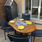Les Obiones Lumineux A 150 M De La Apartment *