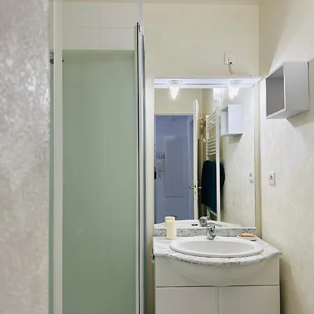 Les Obiones Lumineux à 150 M De La *