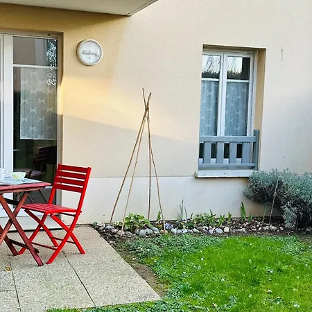 Les Obiones Lumineux à 150 M De La Appartement *